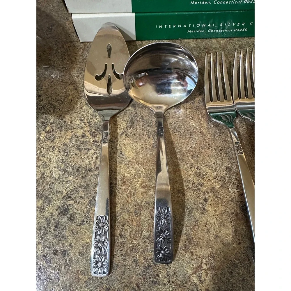 International Silver Spring Charm Stainless Flatware Set 78pc Wm Rogers Floral